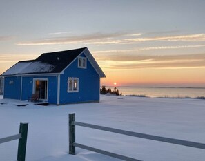 Exterior - Coastal Charm, Beach Nearby - Chalet Poirier (Havre-aux-Maisons)