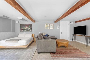 4 quartos, ferros/tábuas de passar roupa, Wi-Fi, roupa de cama