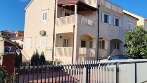 Căn hộ (Apartment Zara) | Lối vào nơi lưu trú