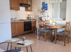 Căn hộ (Apartment Mia) | Phòng ăn