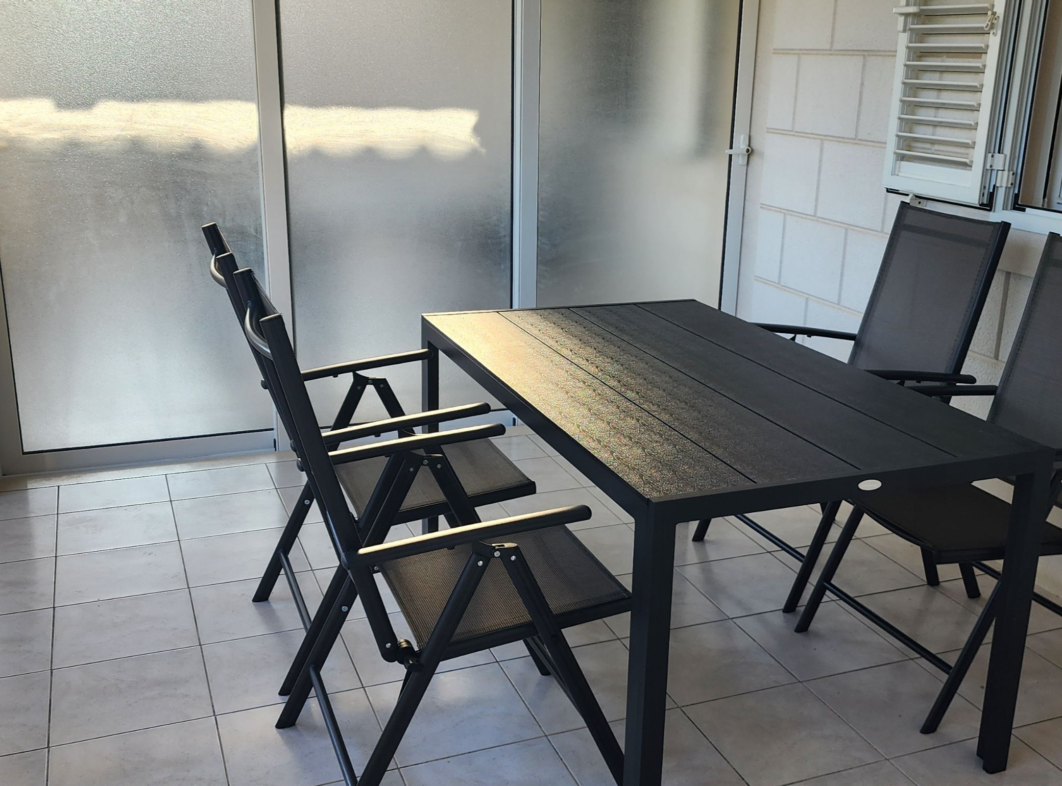 شقة (Apartment Mia) | غرفة لتناول الطعام