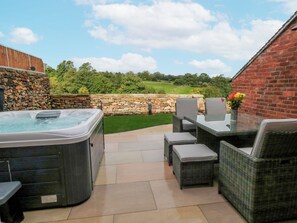 Cottage | Terrace/patio - Small Lane Barn (Stoke-on-Trent)