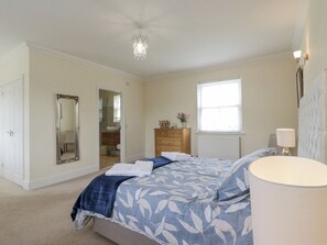 5 habitaciones, decoración personalizada y muebles diferentes