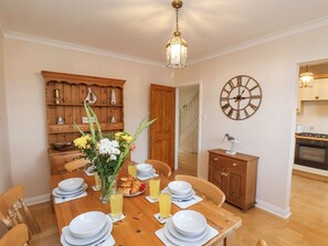 Dining - Maypole Cottage (Whitby)