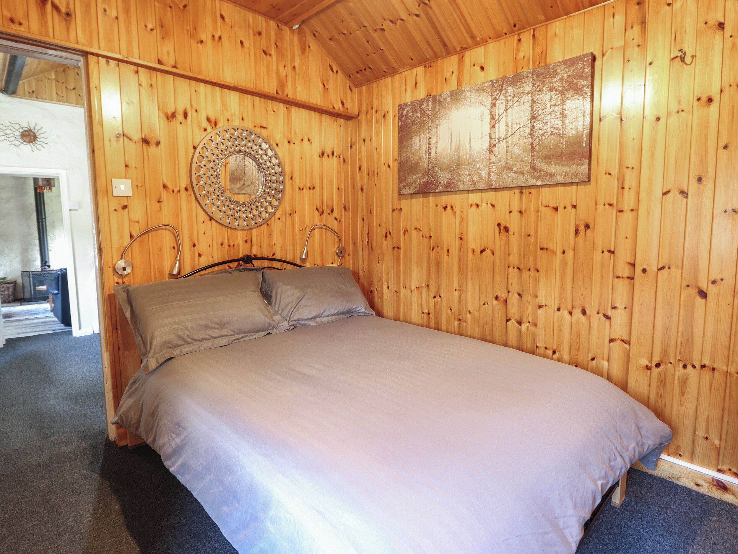 2 bedrooms, individually decorated, individually furnished, free WiFi