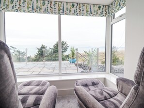 Interior - Aelfor (Harlech)