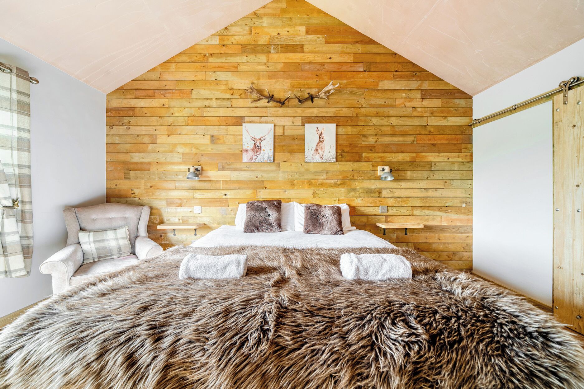 3 bedrooms, individually decorated, individually furnished, free WiFi
