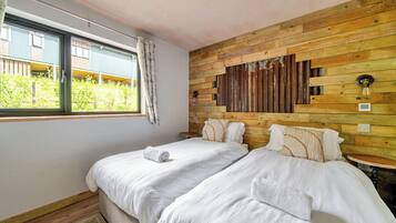 3 bedrooms, individually decorated, individually furnished, free WiFi
