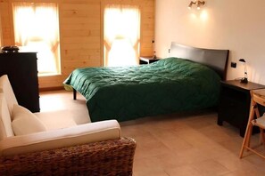 1 bedroom, free WiFi, bed sheets