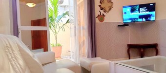 Levy, Apart F2 with private courtyard, spacious, bright