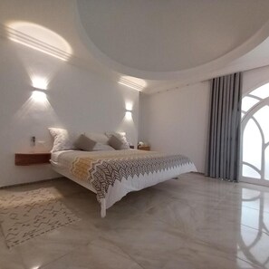 4 soverom, strykejern/-brett, wi-fi og sengetøy