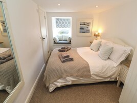 3 habitaciones, decoración personalizada y muebles diferentes 