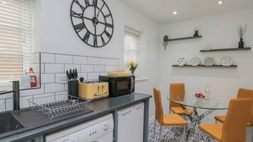 Electric kettle, cookware/dishes/utensils