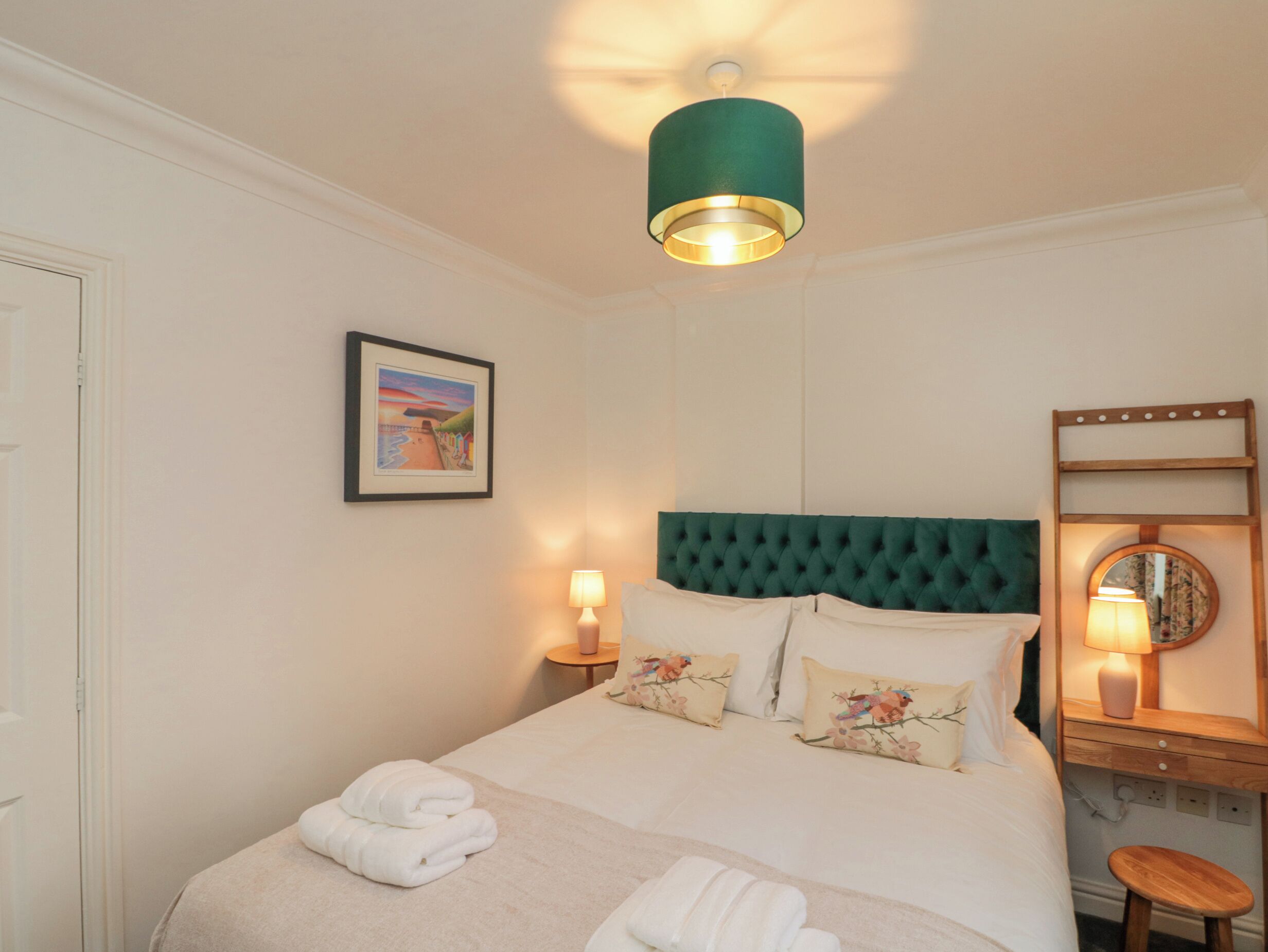 2 bedrooms, individually decorated, individually furnished, free WiFi