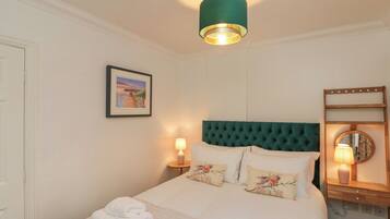 2 bedrooms, individually decorated, individually furnished, free WiFi