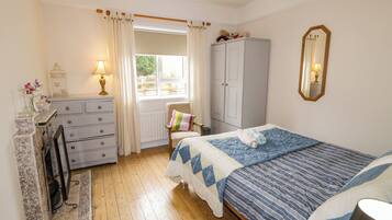 3 dormitorios, decoración individual, mobiliario individual