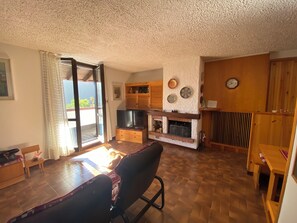 Smart TV, fireplace - Polly House in Saint-Rhémy-en-Bosses (Valle d'Aosta)