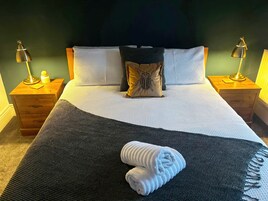 3 habitaciones, decoración personalizada y muebles diferentes 