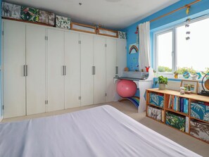 4 Schlafzimmer, individuell dekoriert, individuell eingerichtet