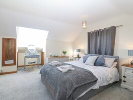 4 habitaciones, decoración personalizada y muebles diferentes 