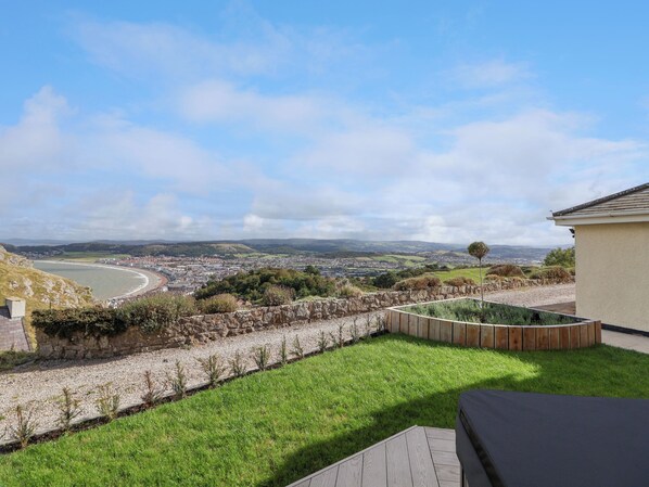 Property grounds - Orme Villa (Llandudno)