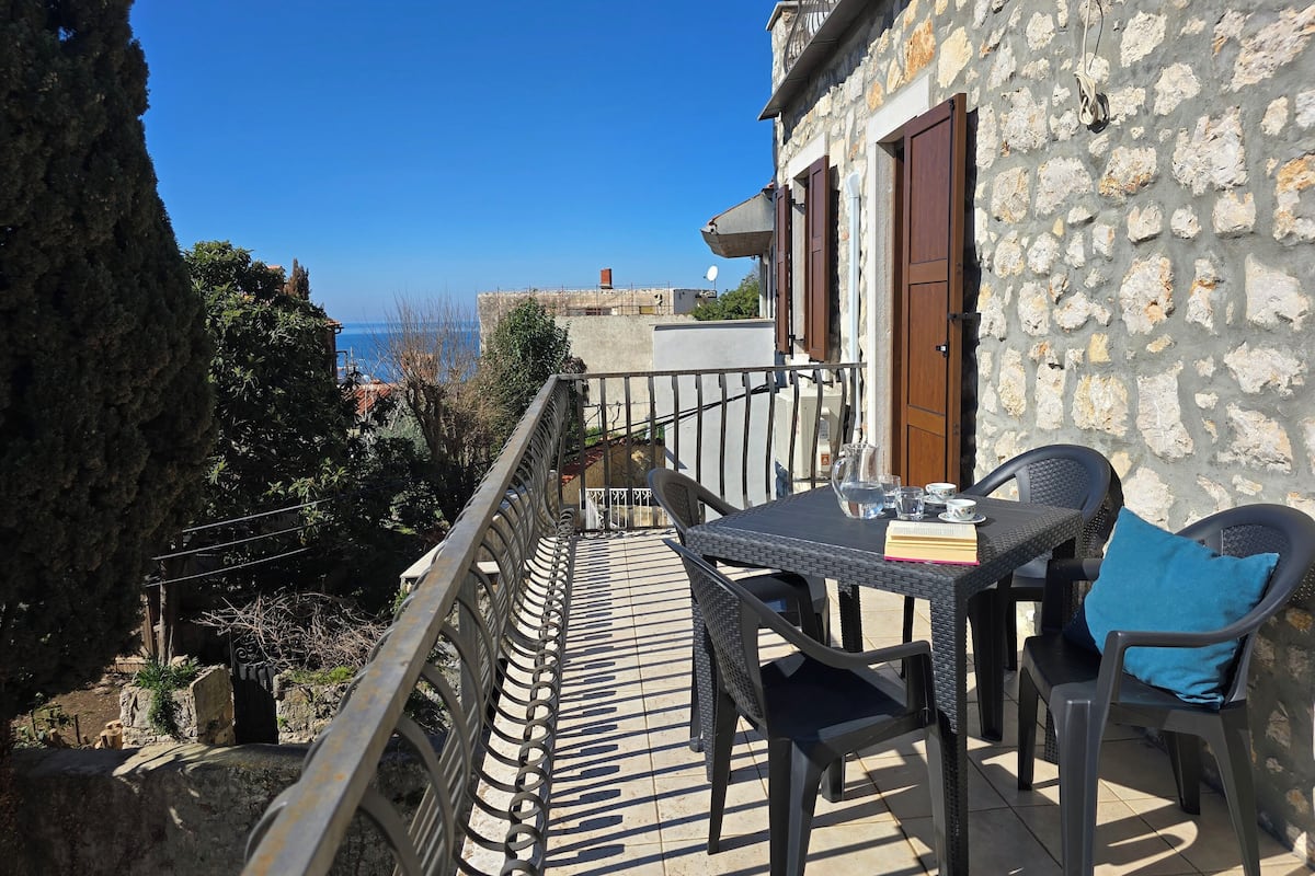 Apartamento panorámico, vistas al mar | Terraza o patio