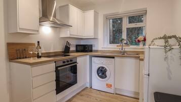 Cookware/dishes/utensils