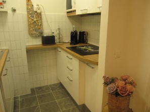 Apartment, 1 Bedroom, Balcony, City View | Interior