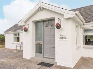 Unclassified image, 5 of 42, button - White Cottage (Abbeyfeale)