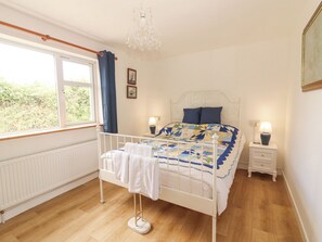 3 makuuhuonetta, yksilöllisesti sisustettu, yksilöllisesti kalustettu