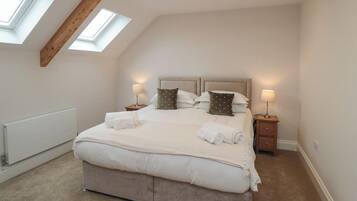 2 bedrooms, individually decorated, individually furnished, free WiFi