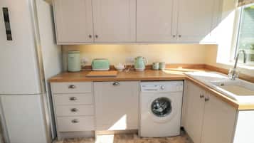 Fridge, dishwasher, electric kettle, toaster