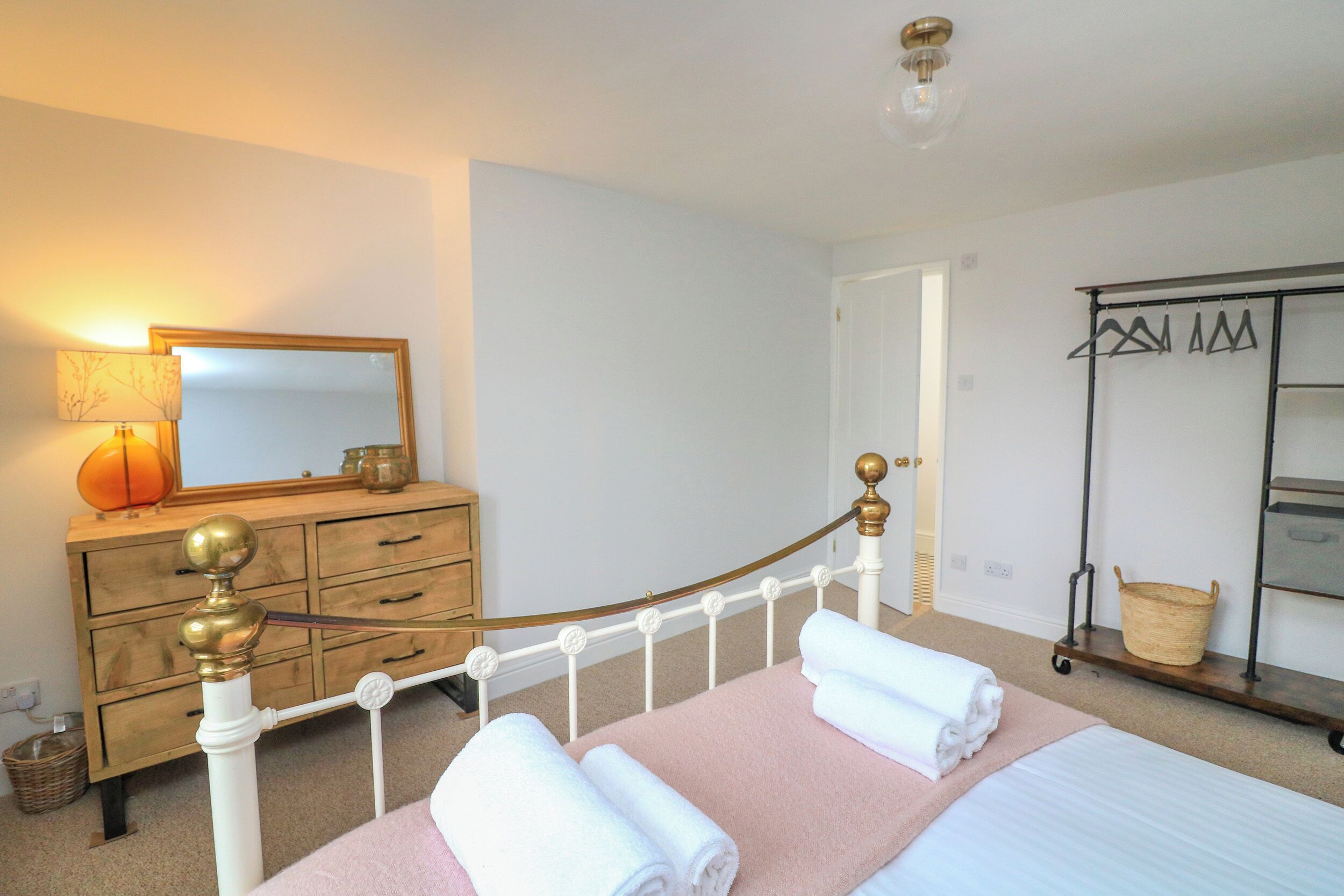 4 bedrooms, individually decorated, individually furnished, free WiFi