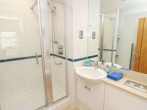 Shower - Marina View (Cowes)
