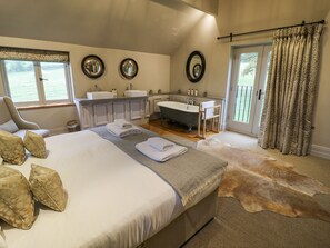 12 bedrooms, individually decorated, individually furnished, free WiFi - Fairoaks Barns (Ledbury)