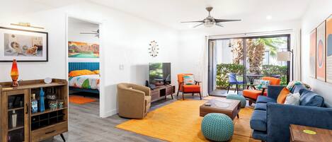 2 bedrooms, desk, iron/ironing board, WiFi