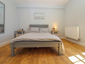 2 bedrooms, individually decorated, individually furnished, free WiFi