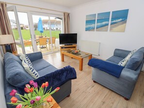 Living area - Cape A1 (Yarmouth)
