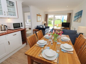 Dining - Cape A1 (Yarmouth)