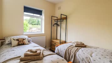 2 habitaciones, decoración personalizada y muebles diferentes