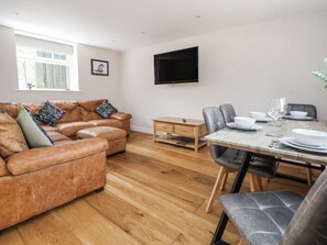 Living area - Fern Cottage (Stoke-on-Trent)