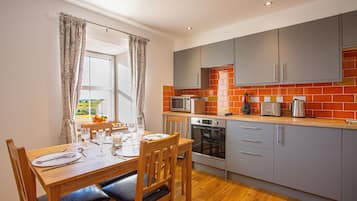 Fridge, dishwasher, electric kettle, toaster