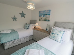 2 bedrooms, individually decorated, individually furnished, free WiFi - Riverside Cottage (Scarborough)