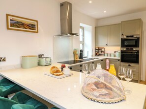 Fridge, dishwasher, electric kettle, toaster