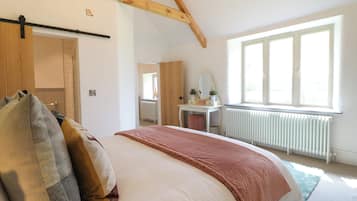 4 bedrooms, individually decorated, individually furnished, free WiFi