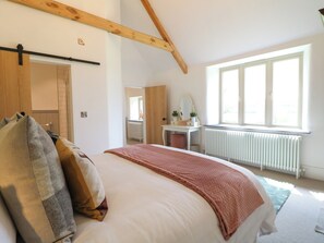 4 bedrooms, individually decorated, individually furnished, free WiFi - Upper Hurst Farmhouse (Buxton)