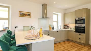 Fridge, dishwasher, electric kettle, toaster