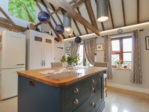Dining - The Old Byre (Salisbury)