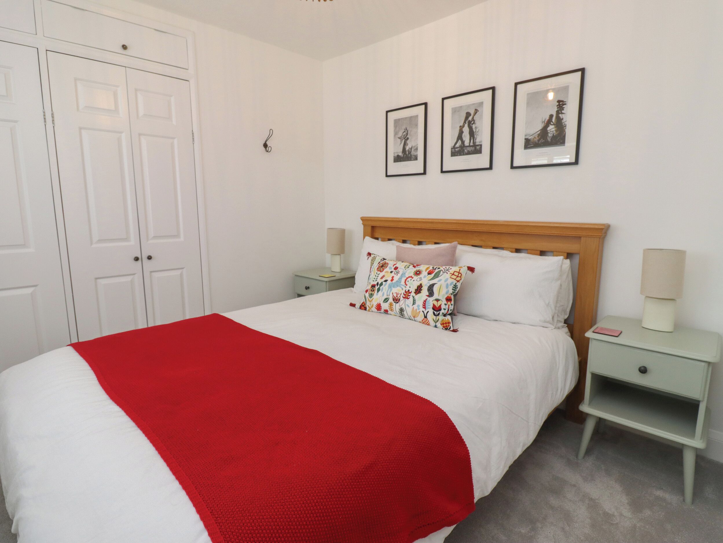 3 kamar tidur dan didekorasi berbeda-beda