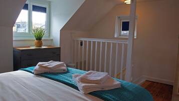 Cottage | 2 bedrooms, individually decorated, individually furnished, free WiFi